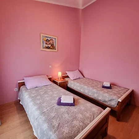 Juli No3 & No4 Apartament