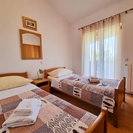 Juli No3 & No4 Lejlighed