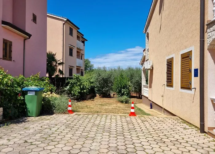 Juli No3 & No4 Lejlighed Mugeba