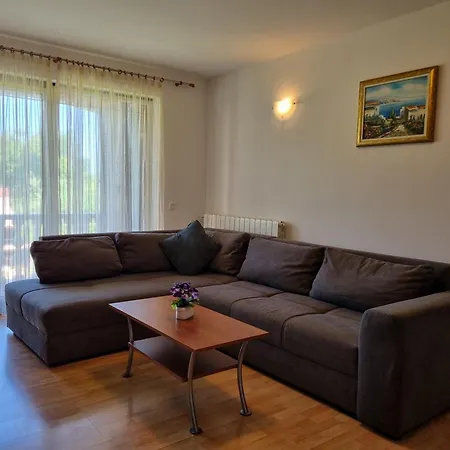 Apartmán Juli No3 & No4 Mugeba
